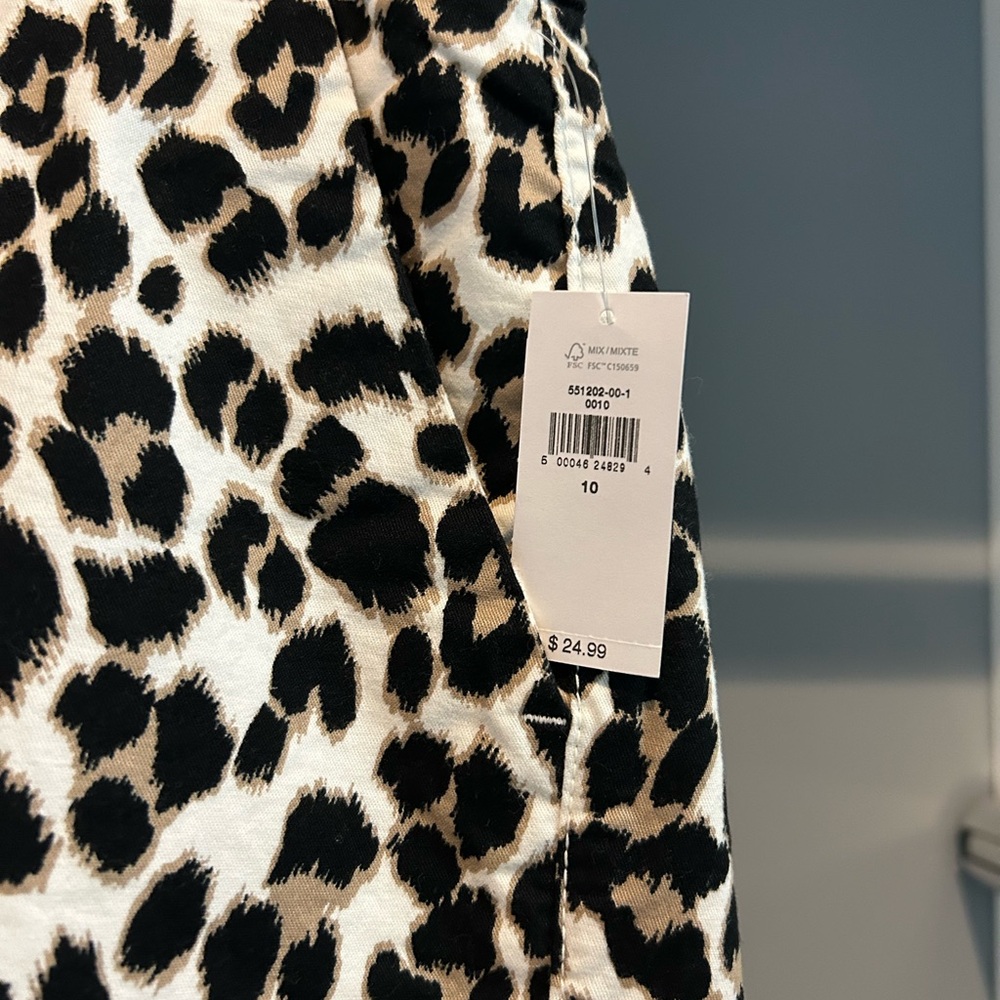 NWT Old Navy leopard Everyday Shorts. Size 10. Midrise. 3.5 inch inseam. NEW! - Picture 6 of 11